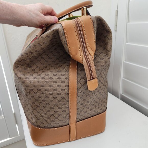 Vintage Gucci GG Luggage Set with Stripes - Picture 7 of 16